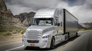 Freightliner Inspiration Truck Unveiled at Hoover Dam. First Licensed Autonomous Commercial Truck to Drive on U.S. Public Highway (PRNewsFoto/Daimler Trucks North America LLC)